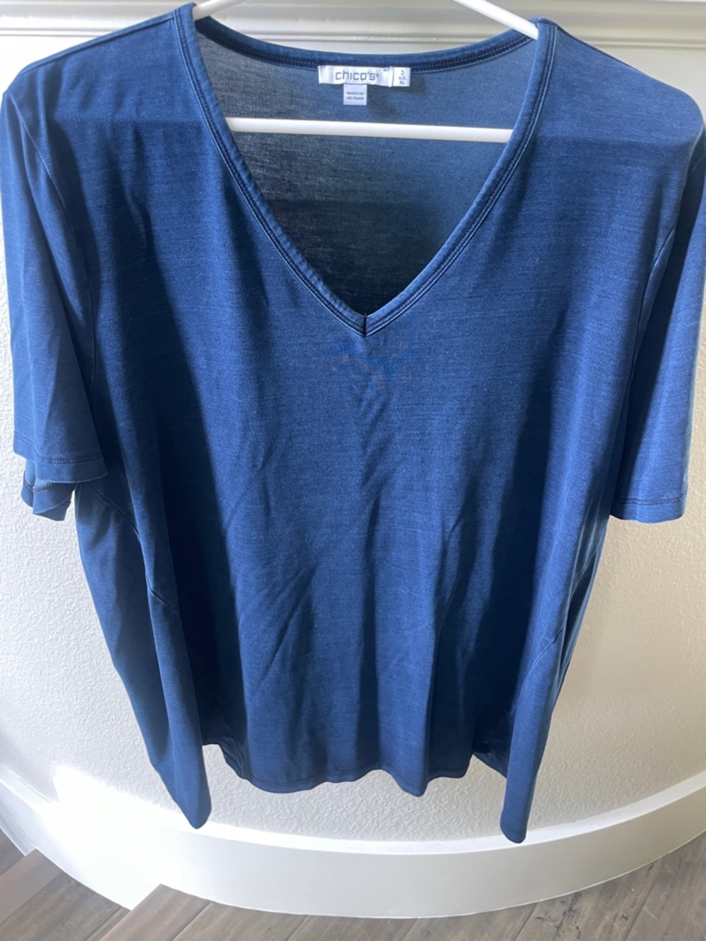 Chico's Navy V-Neck Short Sleeve Tee